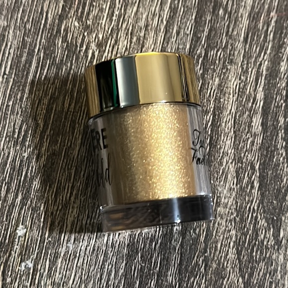 π₯°Too Faced Pure Gold Ultra Fine Face & Body Glitter Infused with Real Goldπ₯° - Picture 5 of 6